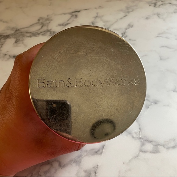 Bath&body works: white tea sage candle 14.5oz - Picture 2 of 5